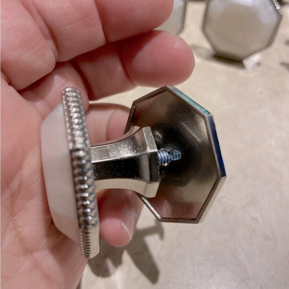 Liberty 1-1/2" Satin Nickel- Faux Capiz Insert Cabinet Knobs (12) P33755C-CPZ-C - Picture 7 of 9